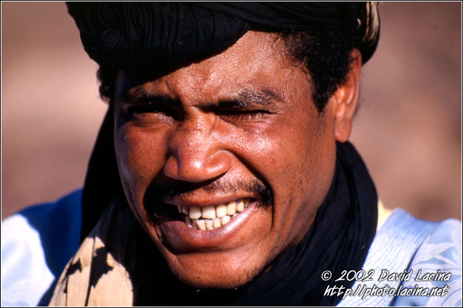 tuareg preparing tea - Best Of Marocco, Marocco